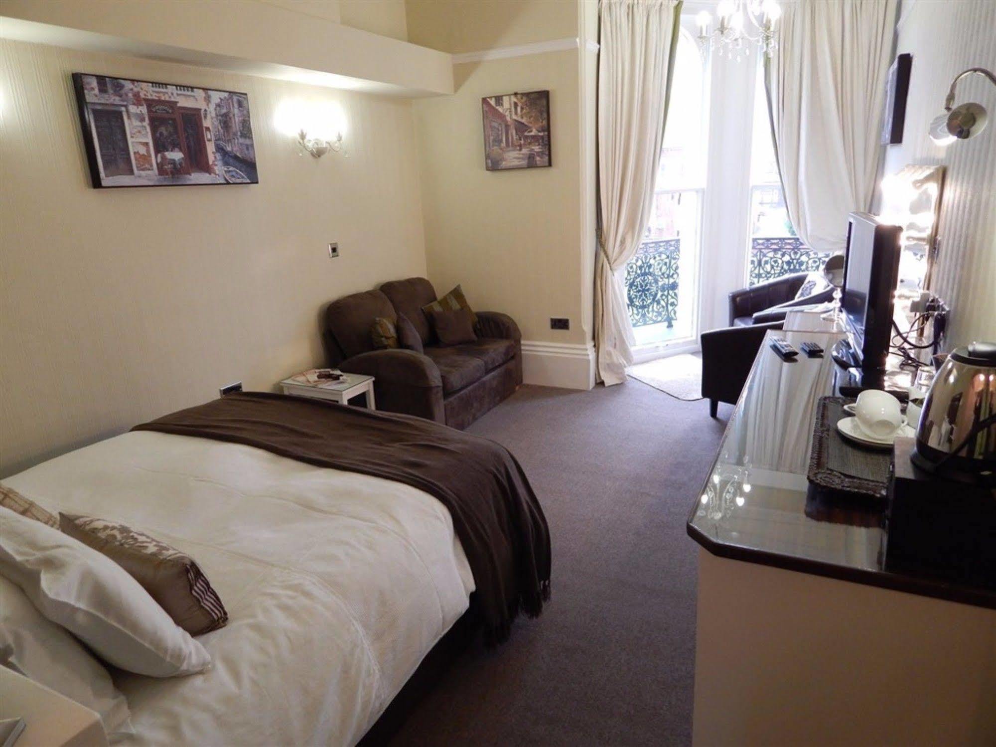 3 Norfolk Square Hotell Great Yarmouth Exteriör bild